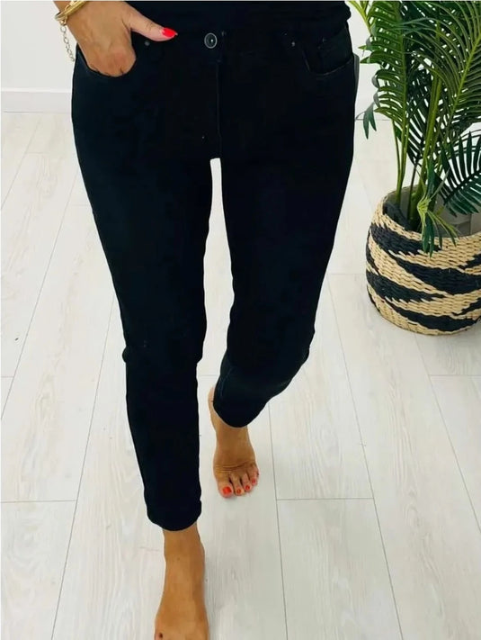 Fiona Boyfriend Jeans in Black