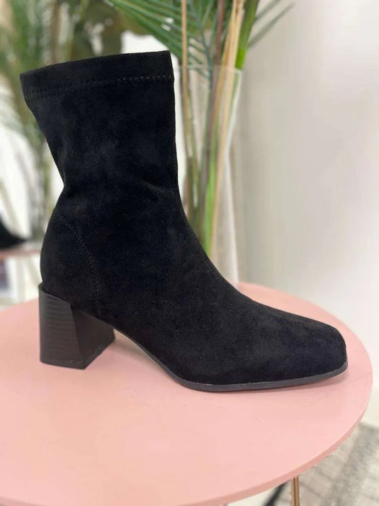 Hannah Healed Boot in Black