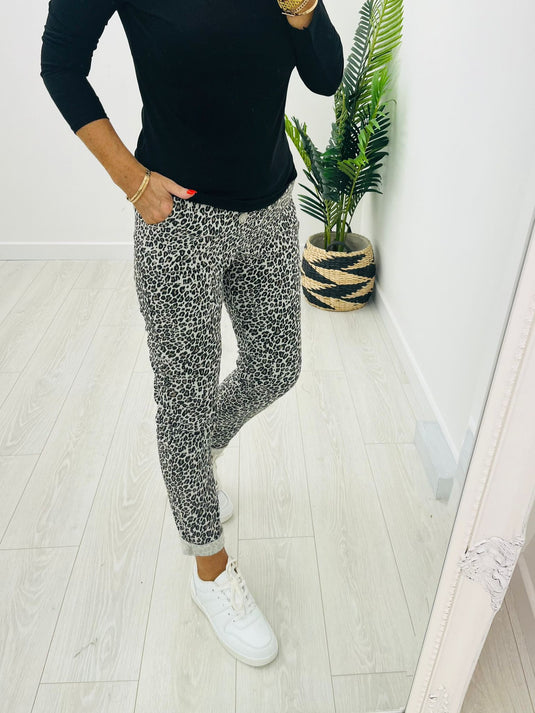 Camila Leopard Jogger