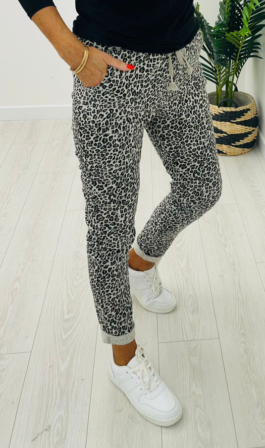 Camila Leopard Jogger