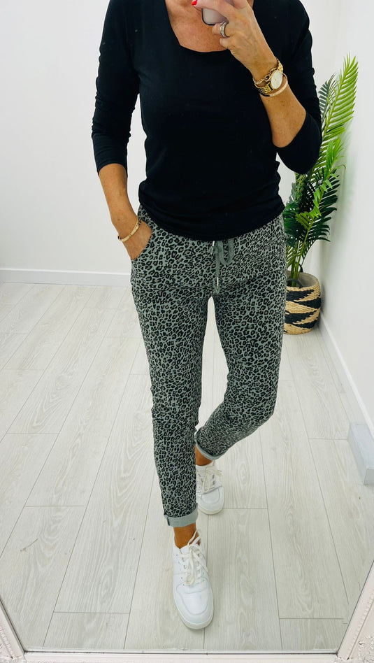 Camila Leopard Jogger