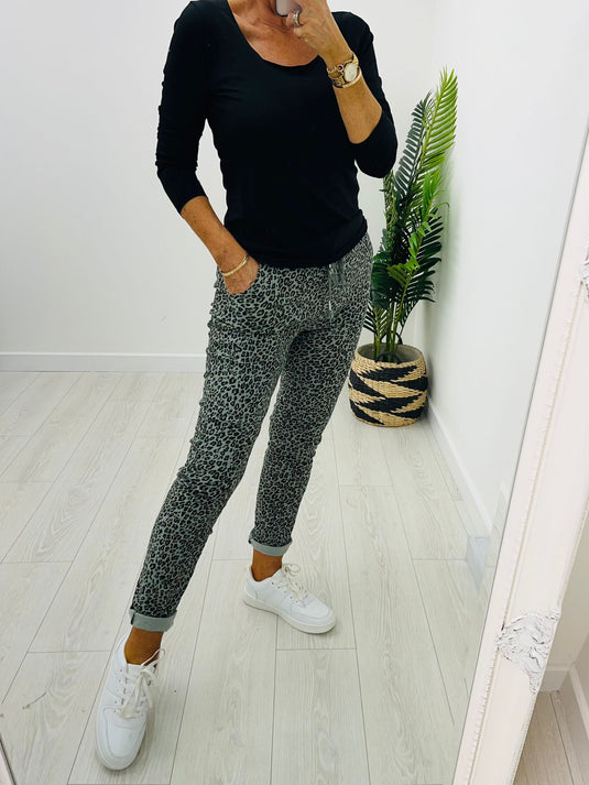 Camila Leopard Jogger